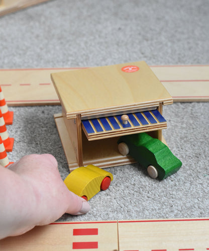 Beck Small Toy Car Garage