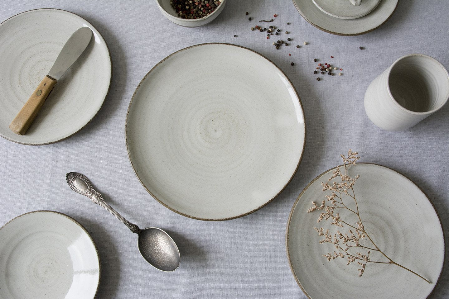 White Large Pottery Dinner Plate